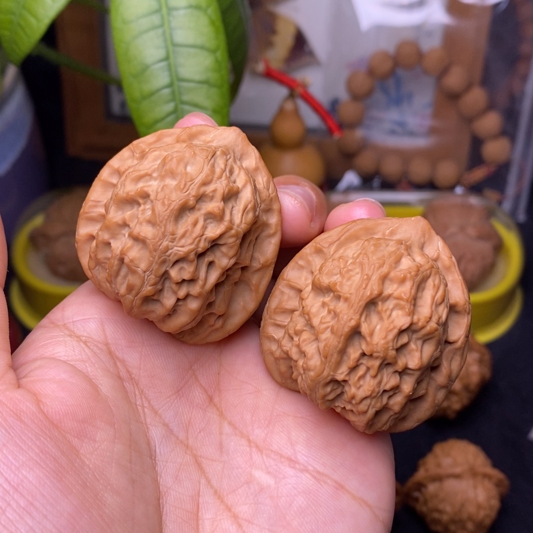 文玩核桃把件38梨木台