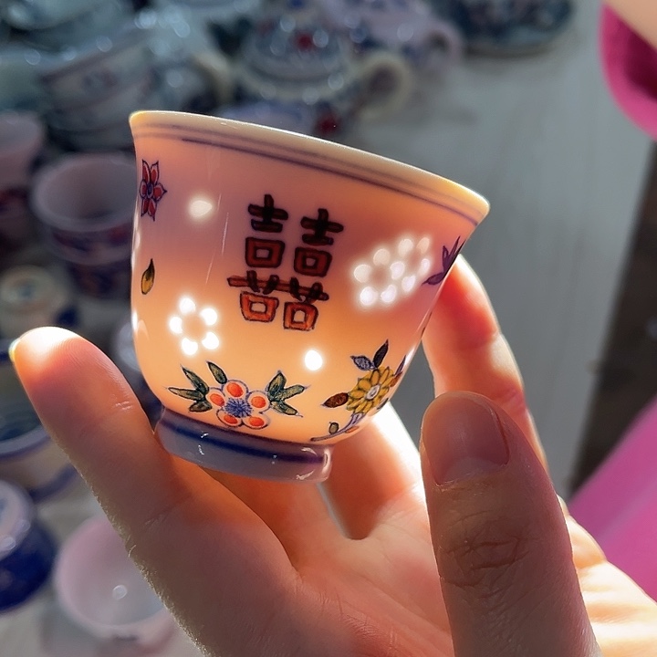 瓷片景德镇陶瓷杯子。红。