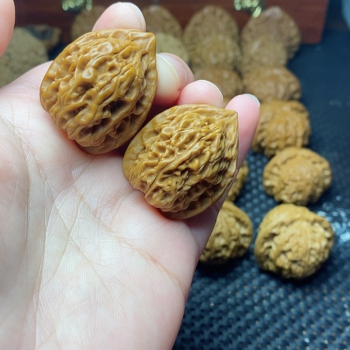 文玩核桃把件30情人谷