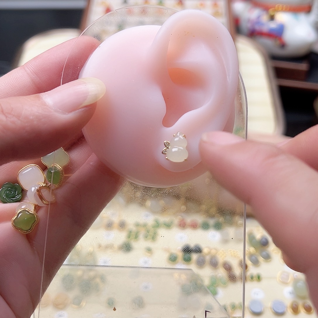 和田玉银S925镶嵌耳饰