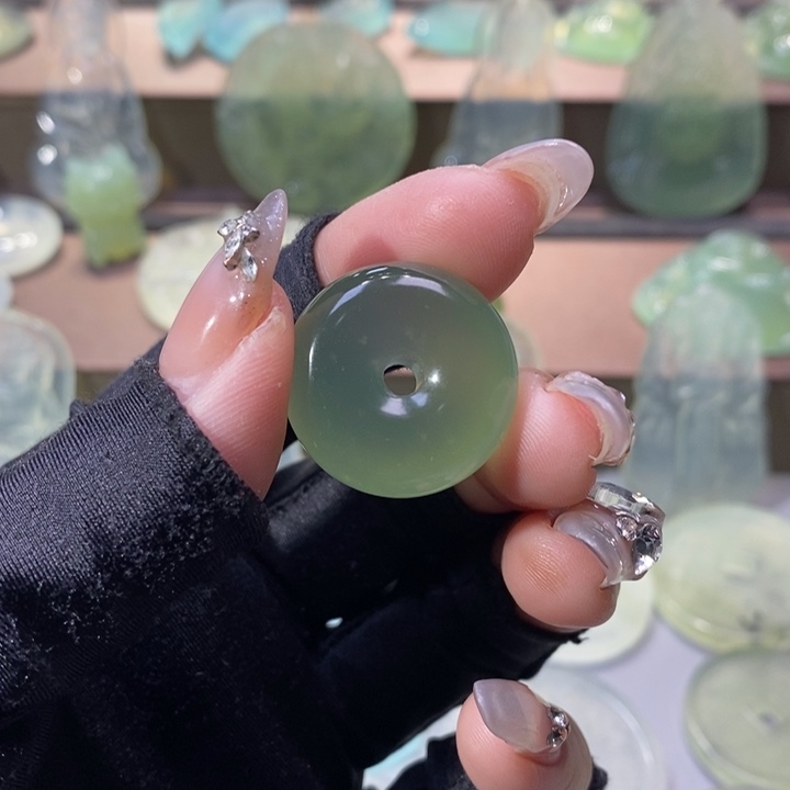 岫玉吊坠未镶嵌吊坠