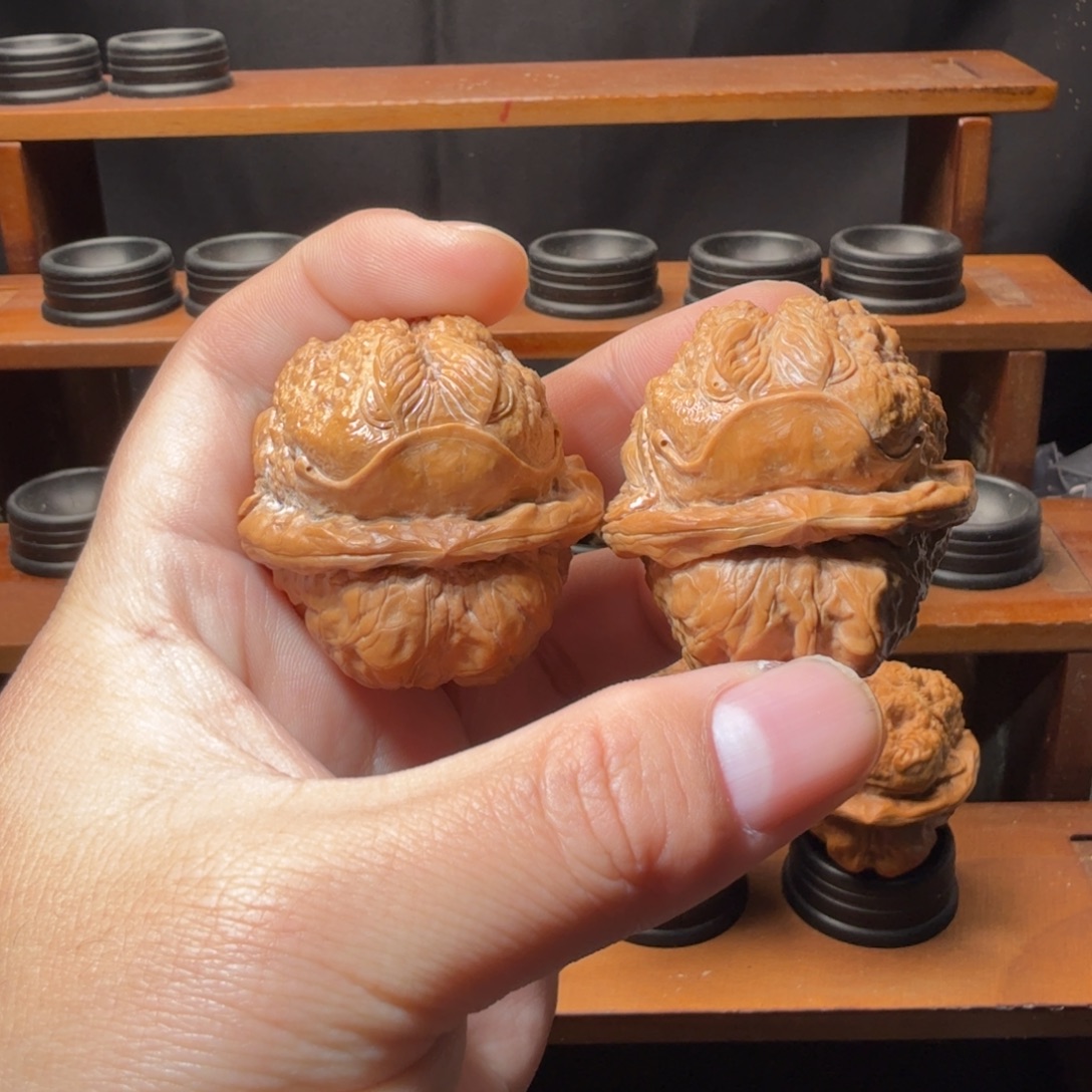 核桃把件蛤蟆头雕刻金蟾单面40