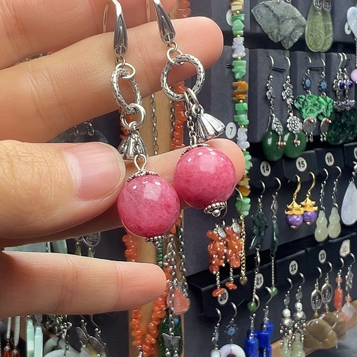 用***8查罗石银S925镶嵌耳钉