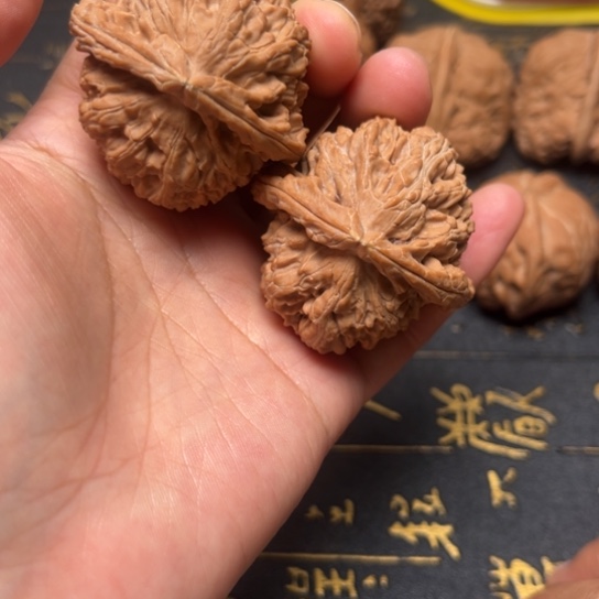 42尺白狮子文玩把件