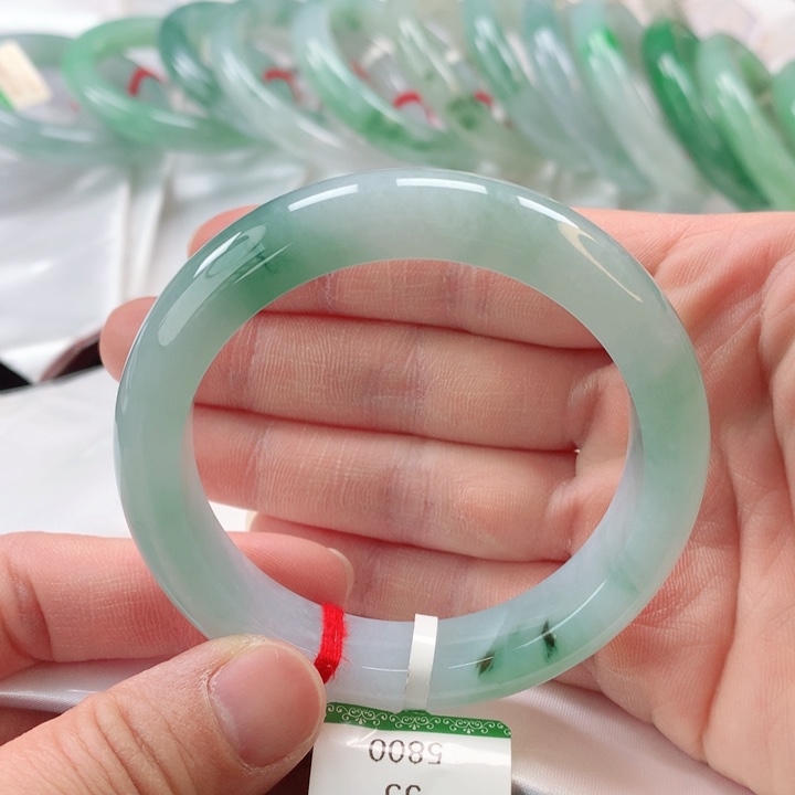 翡翠手镯未镶嵌缅甸A货翡翠手镯