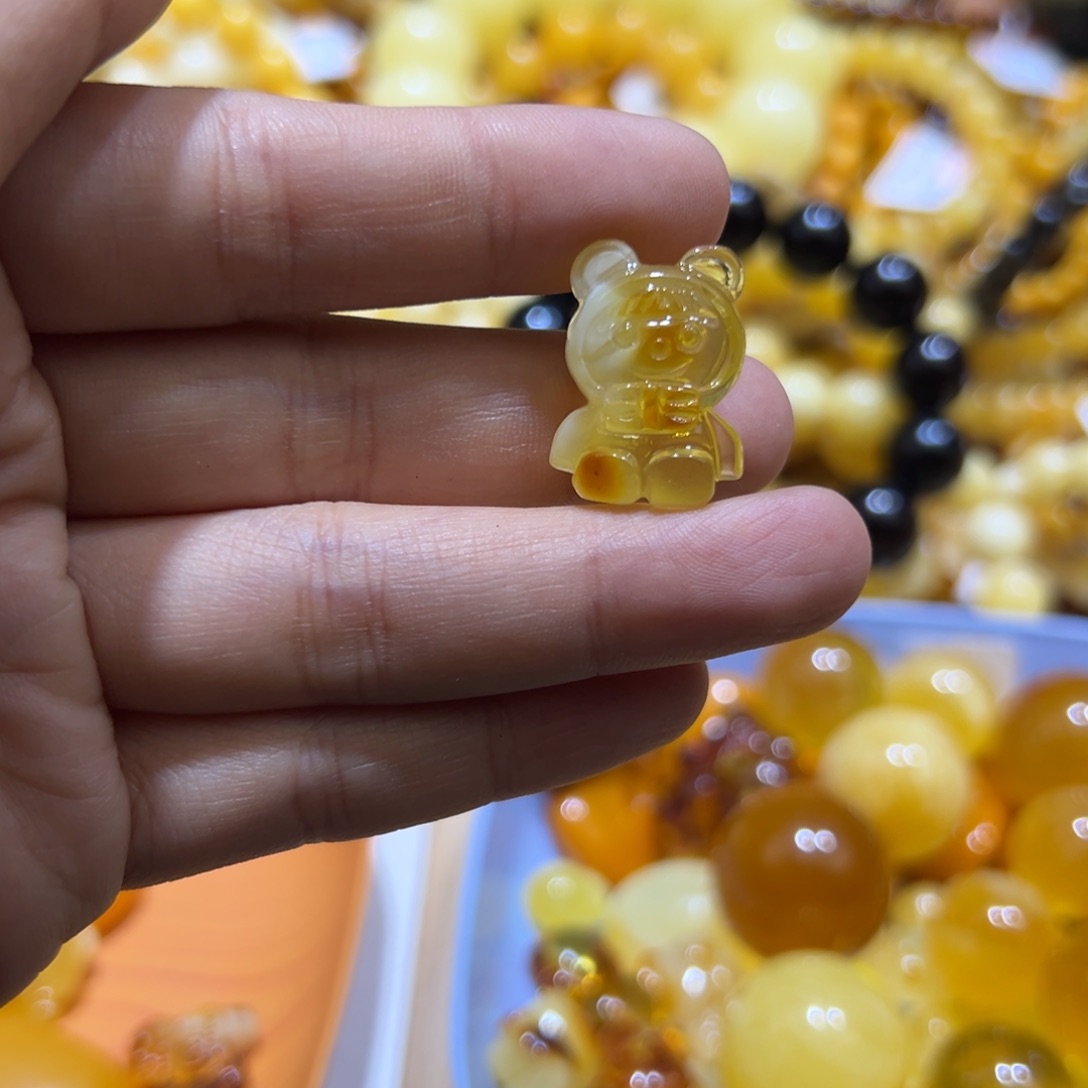 琥珀珠宝奇石未镶嵌
