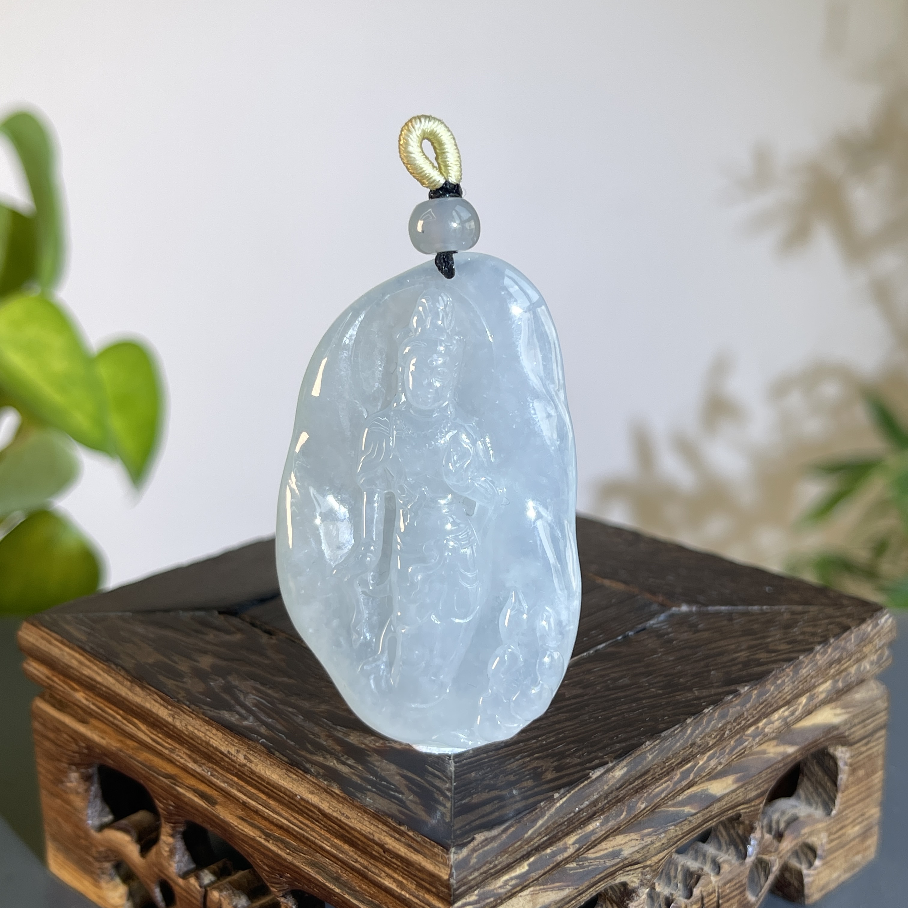 JXW15-239 天然缅甸A货翡翠 站观音