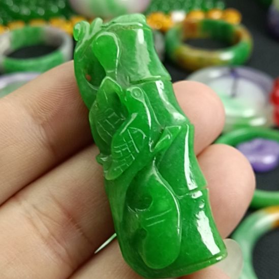翡翠未镶嵌挂件翡翠