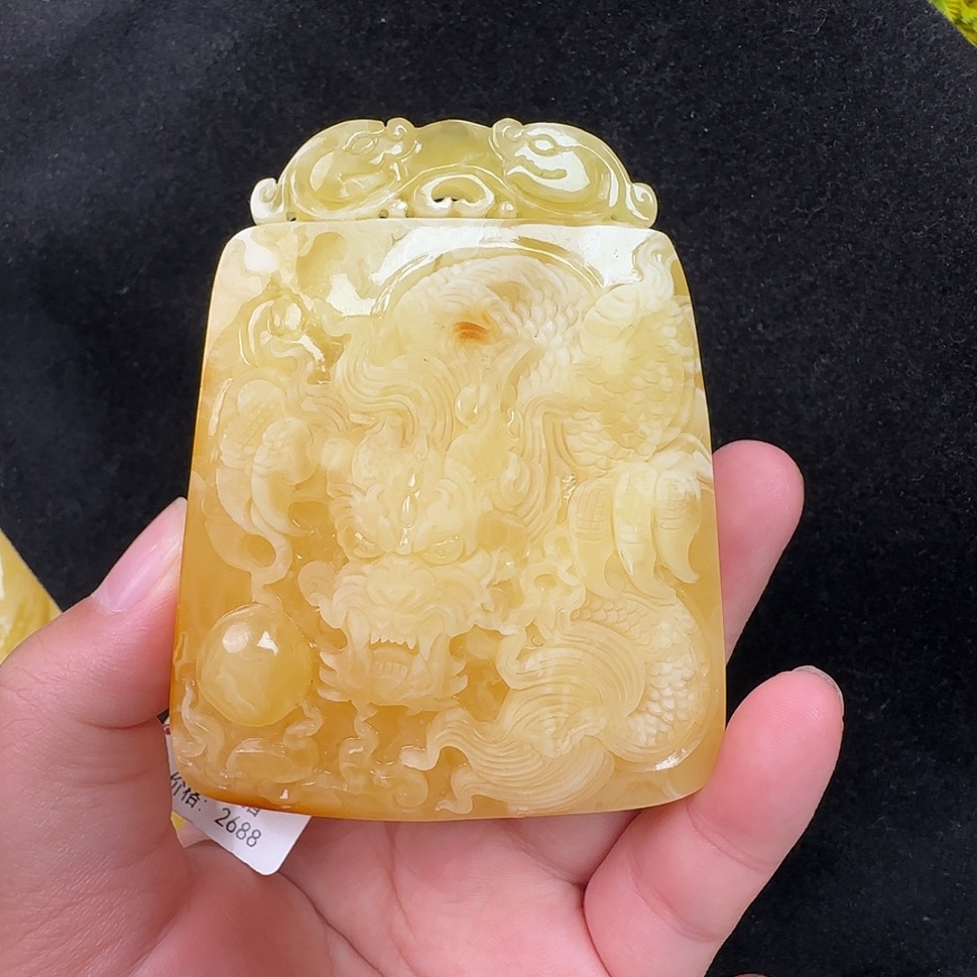 蜜蜡未镶嵌珠宝奇石