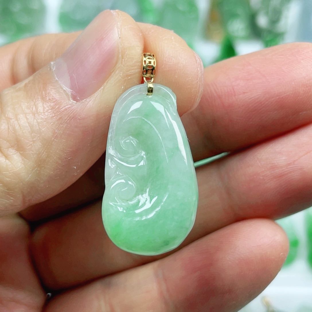 翡翠吊坠(不含链)18K金镶嵌