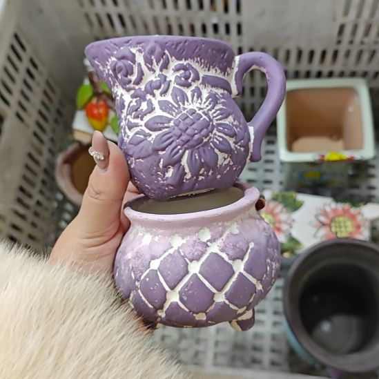 当场凑满15发货，不凑不发，花盆盆口不方不圆有针孔黑点矿点是正常