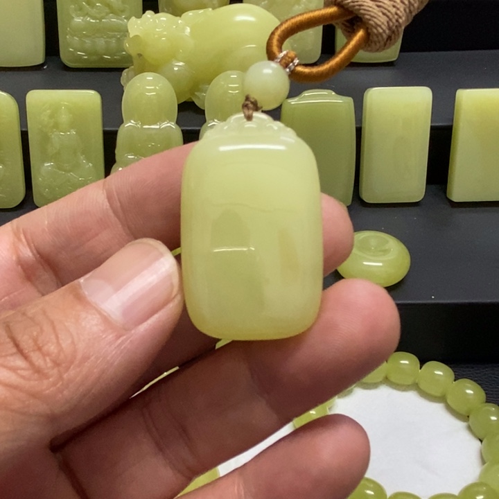 和田玉未镶嵌吊坠(不含链)