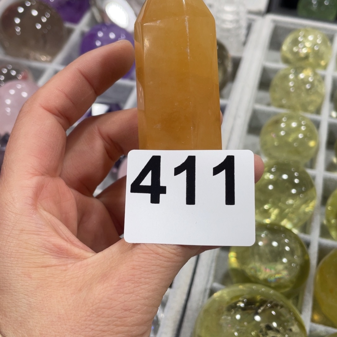 你***了未镶嵌珠宝半成品水晶