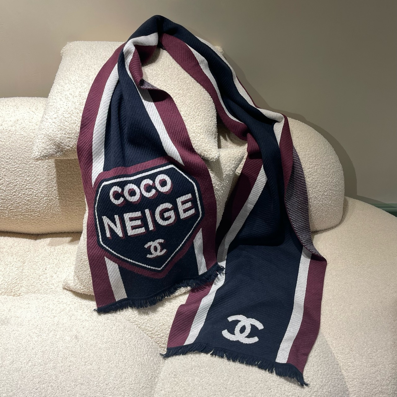 全新未使用 Chanel/香奈儿 Chanel rainbow撞色logo 围巾 山羊绒