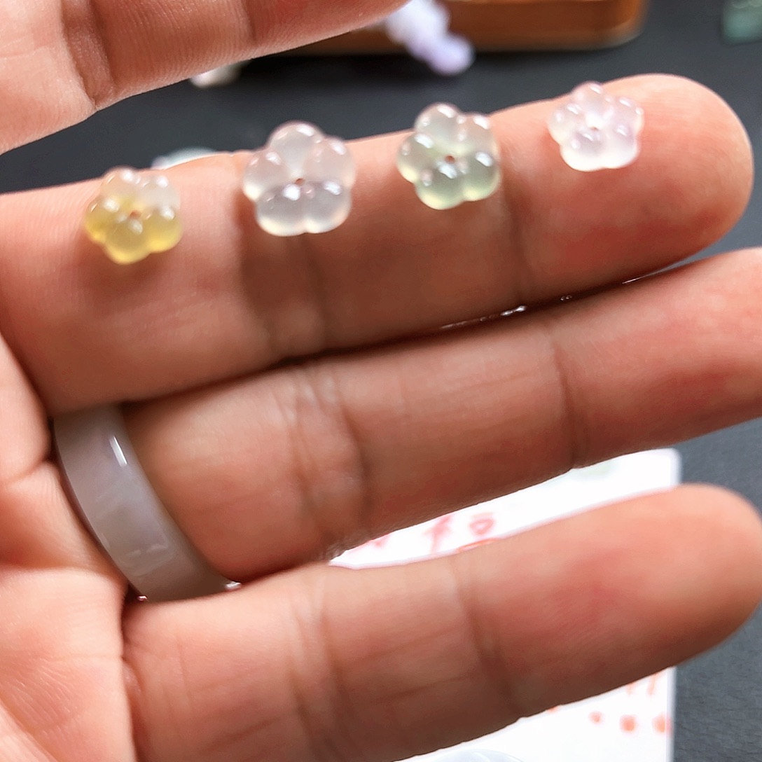 蓁***凝颈饰未镶嵌翡翠翡翠