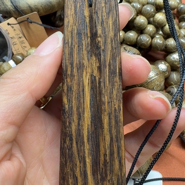 大叶紫檀（黑酸枝木类）