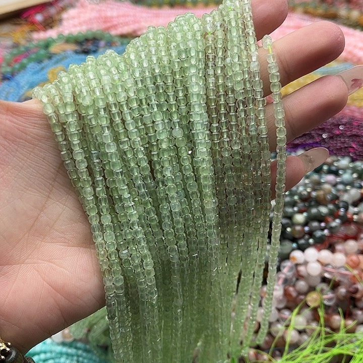 玛瑙/玉髓未镶嵌珠宝半成品一条3/3mm左右葡萄石方糖