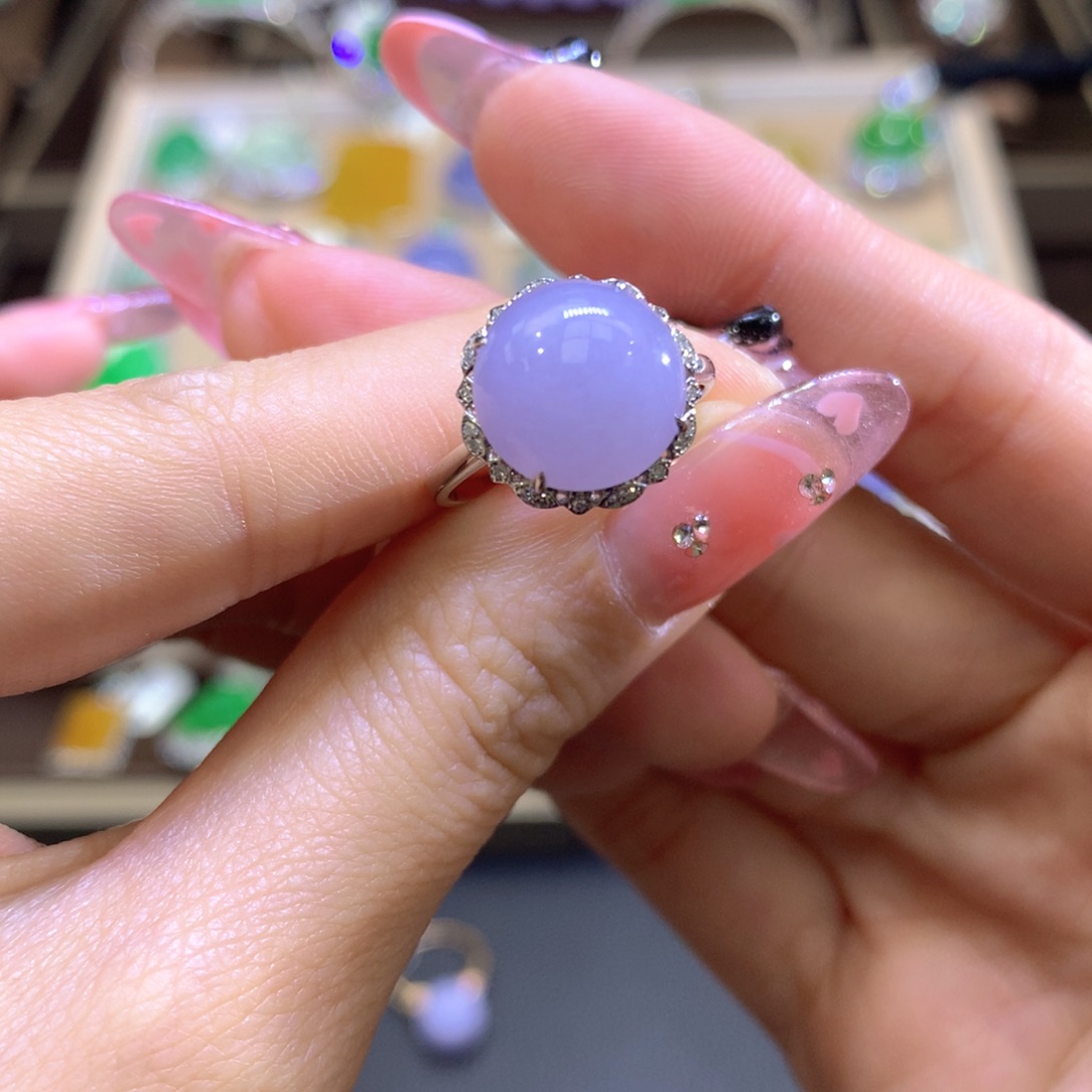 翡翠颈饰18K金镶嵌翡翠吊坠