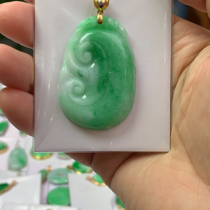 翡翠颈饰18K金镶嵌翡翠翡翠吊坠