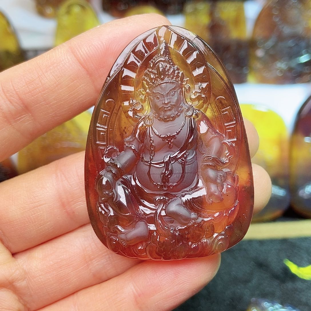 琥珀颈饰未镶嵌黄财神