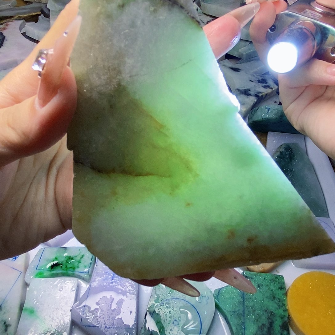 颈饰未镶嵌翡翠翡翠