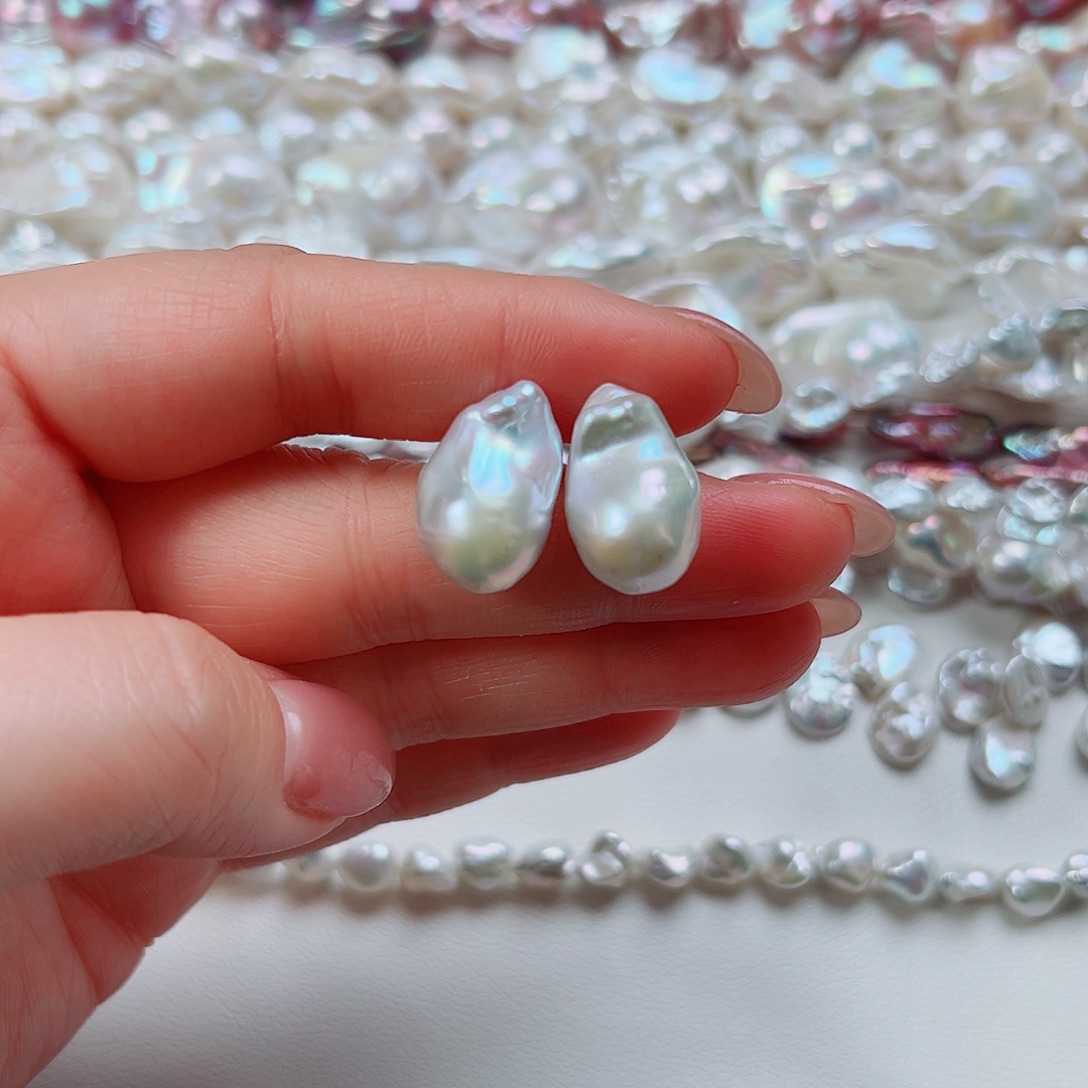 淡水珍珠银S925镶嵌耳饰