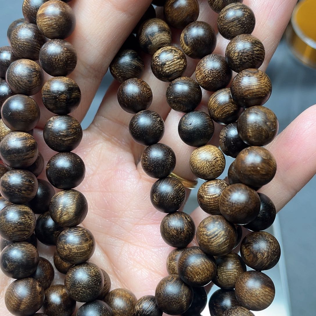 沉香手串何****富白棋瘤疤0.8