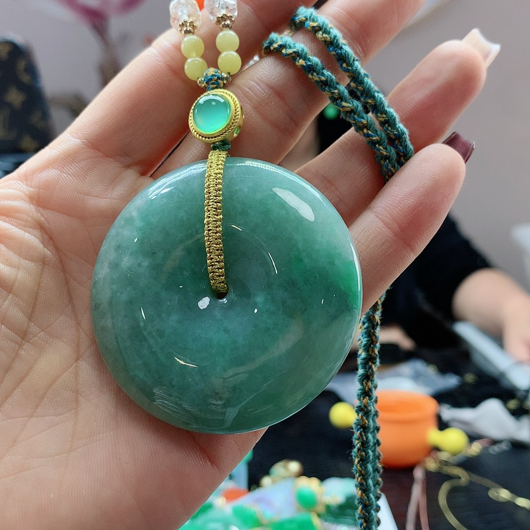 【闪购商品】翡翠吊坠(赠链)未镶嵌