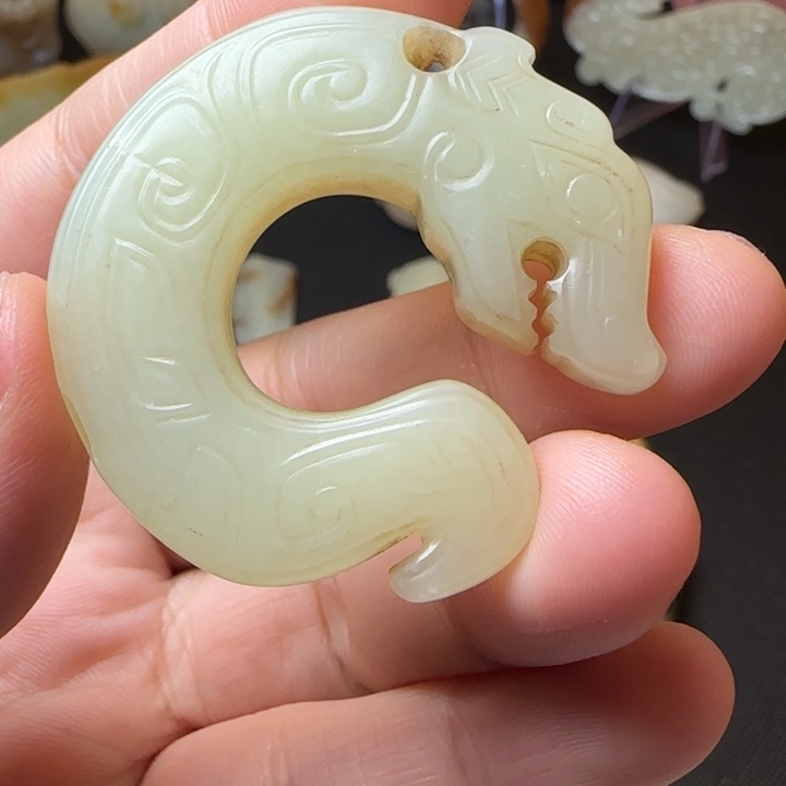 和田玉（糖玉）未镶嵌颈饰斌