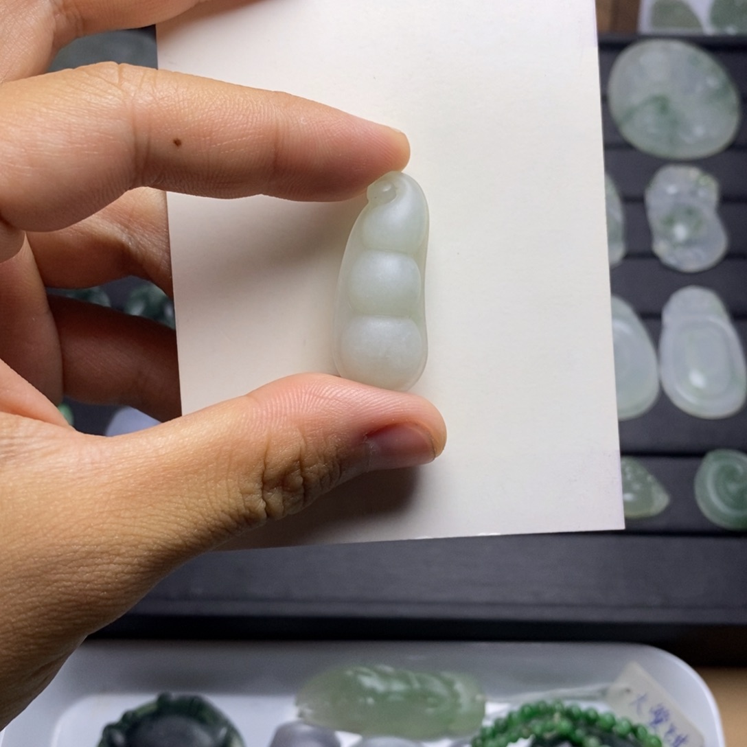定制翡翠未镶嵌豆子