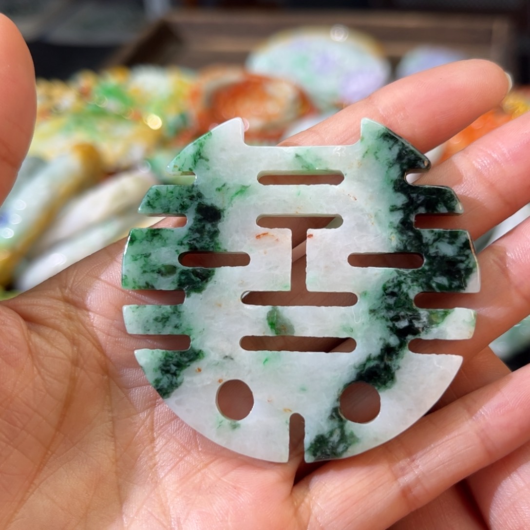 翡翠颈饰未镶嵌待编款