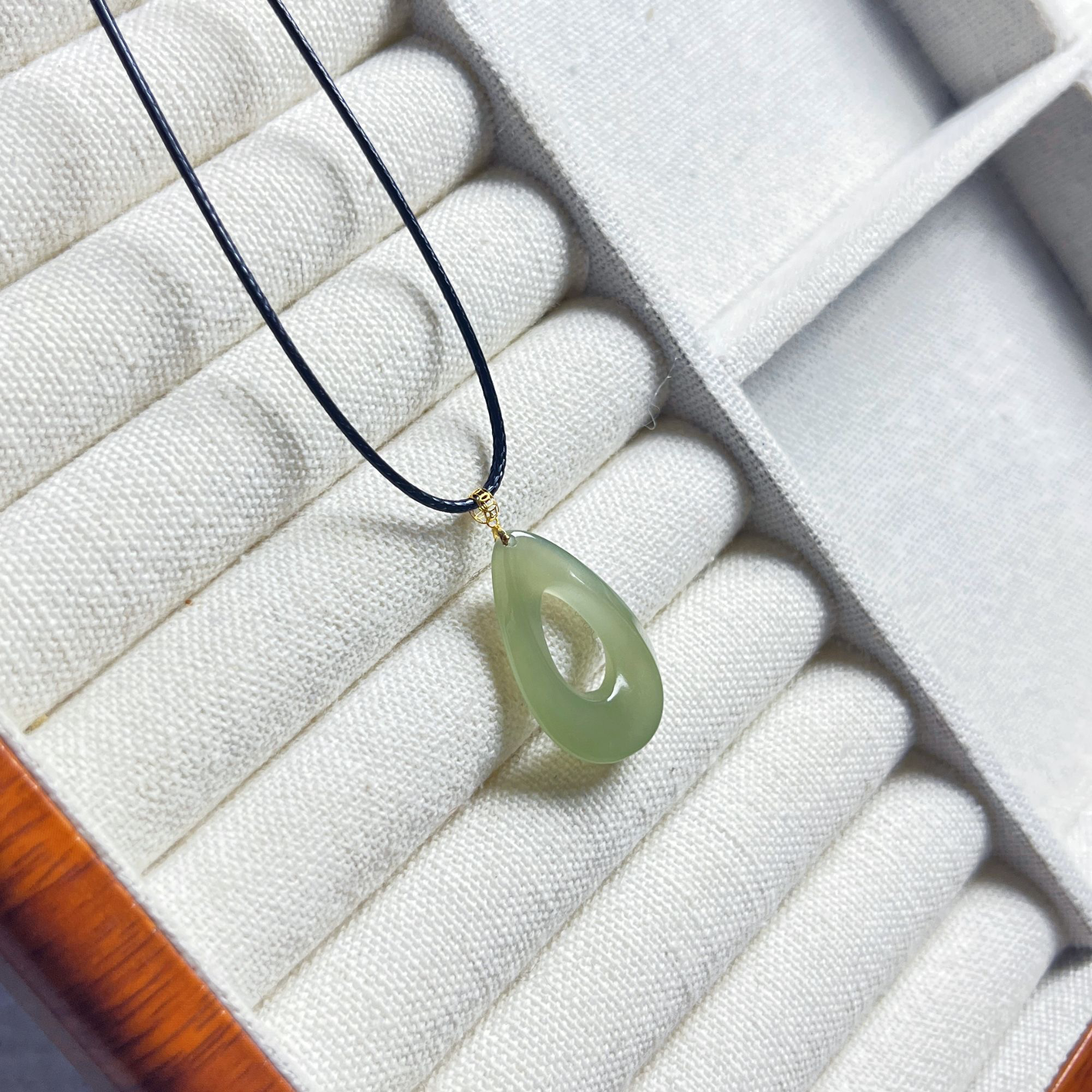 【心漪】天然和田玉18K金吊坠女款时尚时尚复古简约镶嵌（赠皮绳）086