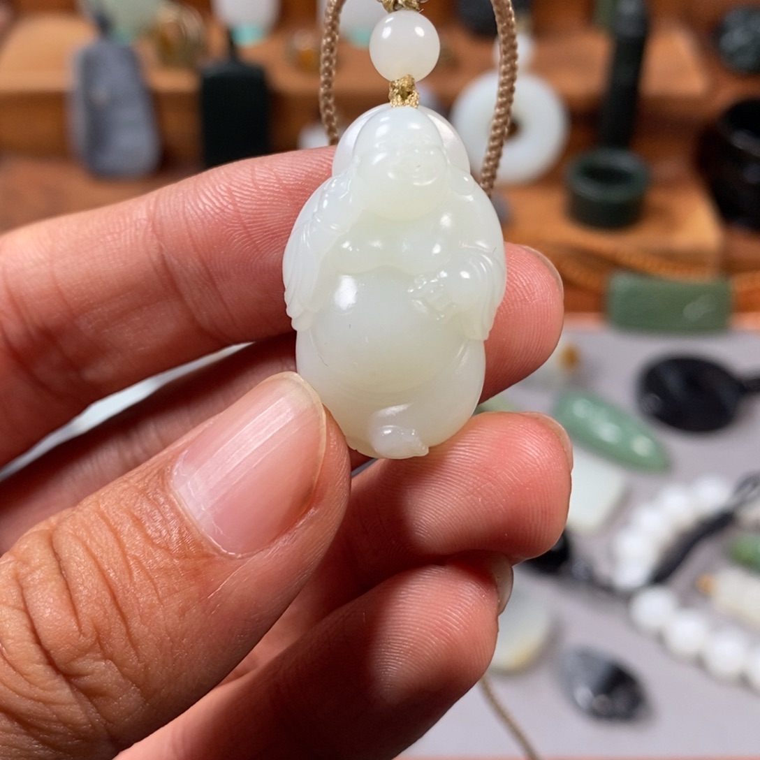 颈饰未镶嵌和田玉