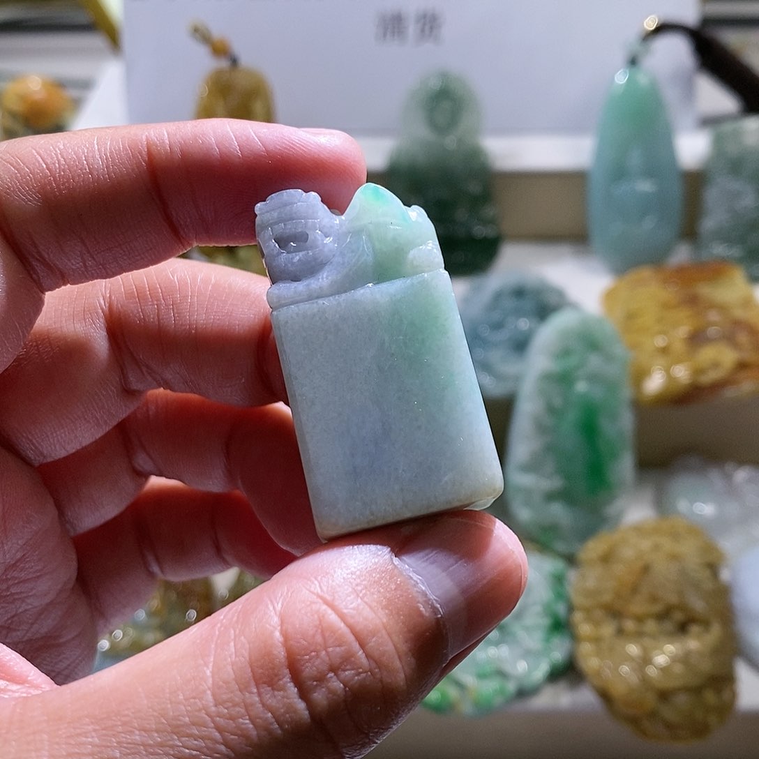 【闪购商品】翡翠颈饰未镶嵌印章