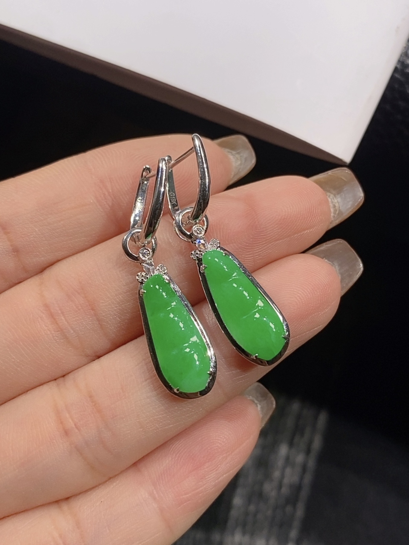 【伊玥珠宝】福利款天然缅甸翡翠A货 阳绿福豆耳坠两用款可拆吊坠