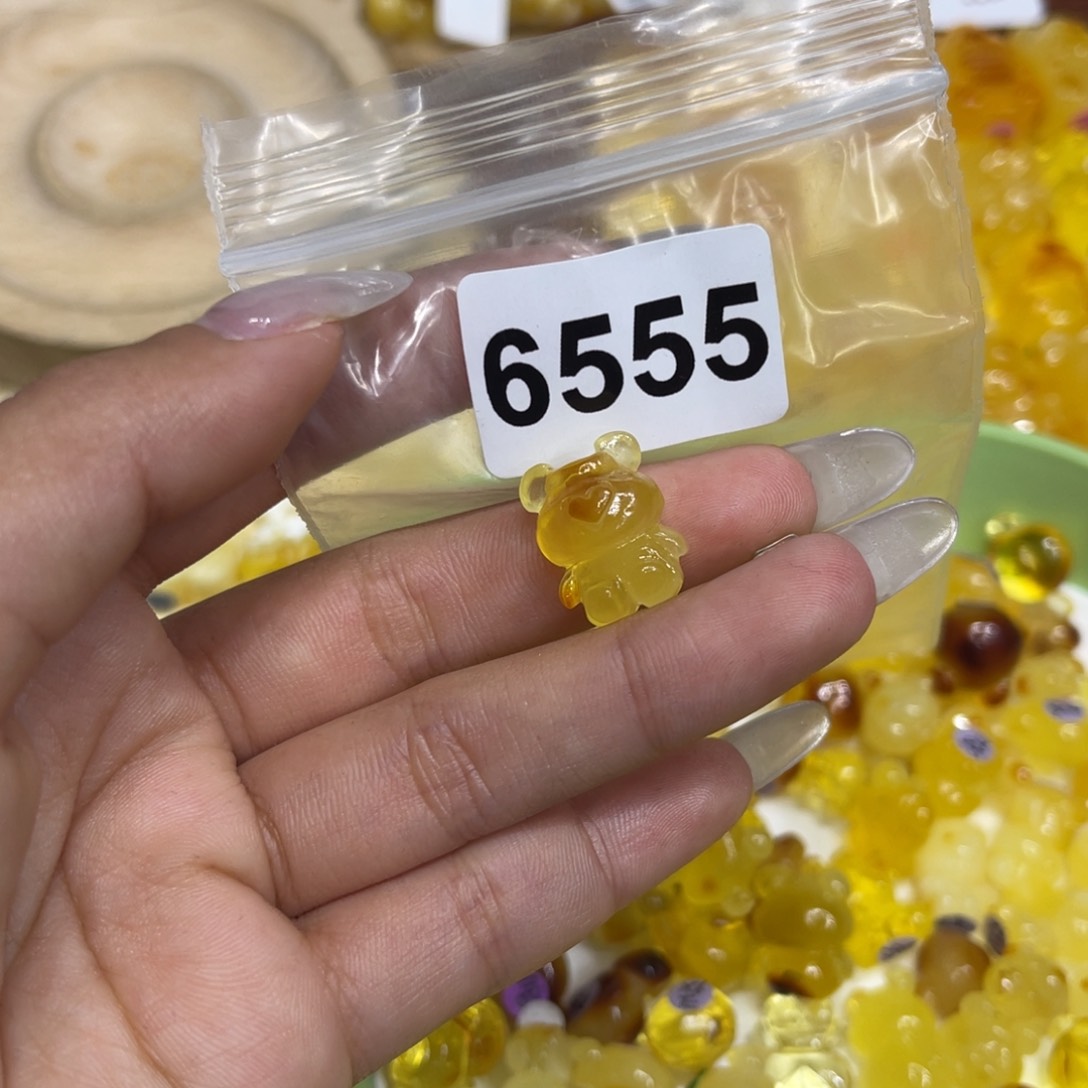 琥珀珠宝奇石未镶嵌