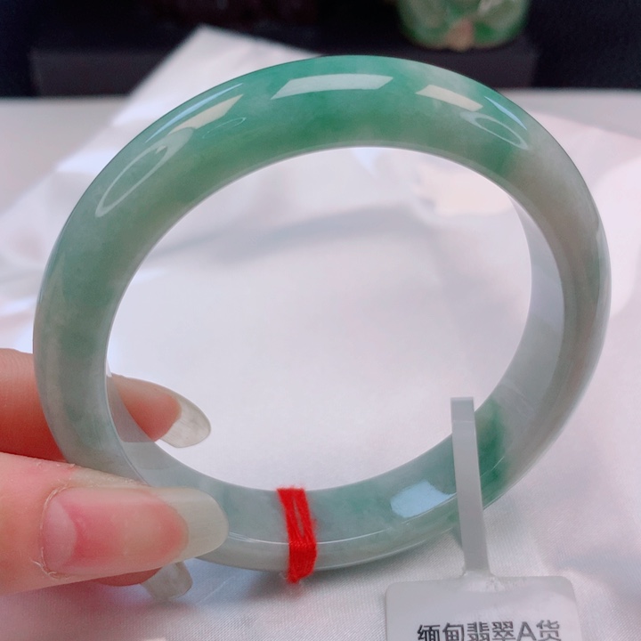 翡翠未镶嵌手镯56圈