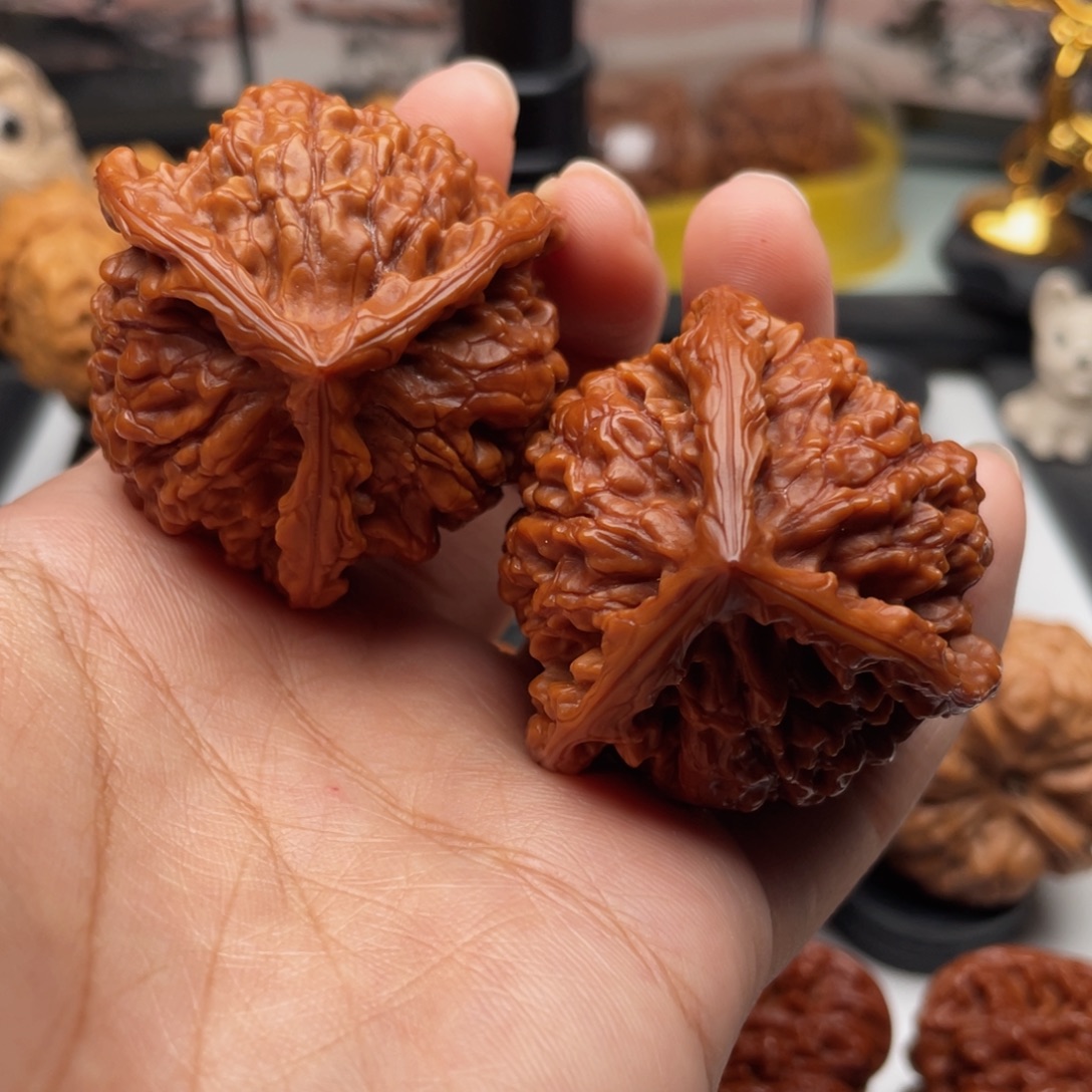 文玩核桃把件官帽正奔三棱异形