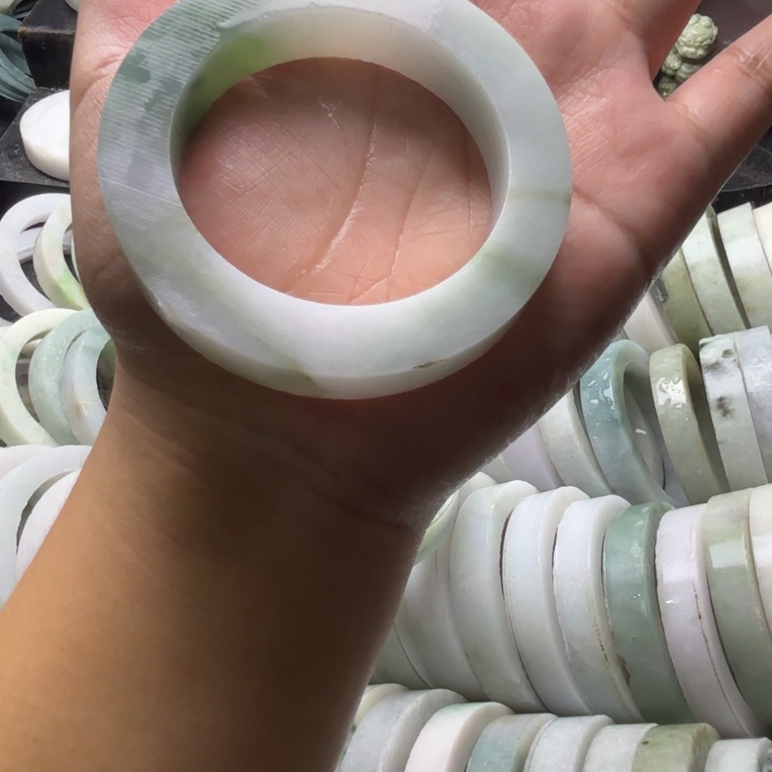 肉***蛋定制翡翠未镶嵌翡翠手镯定制