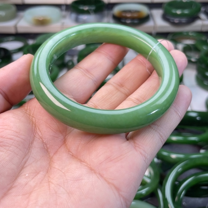 和田玉（碧玉）手镯未镶嵌