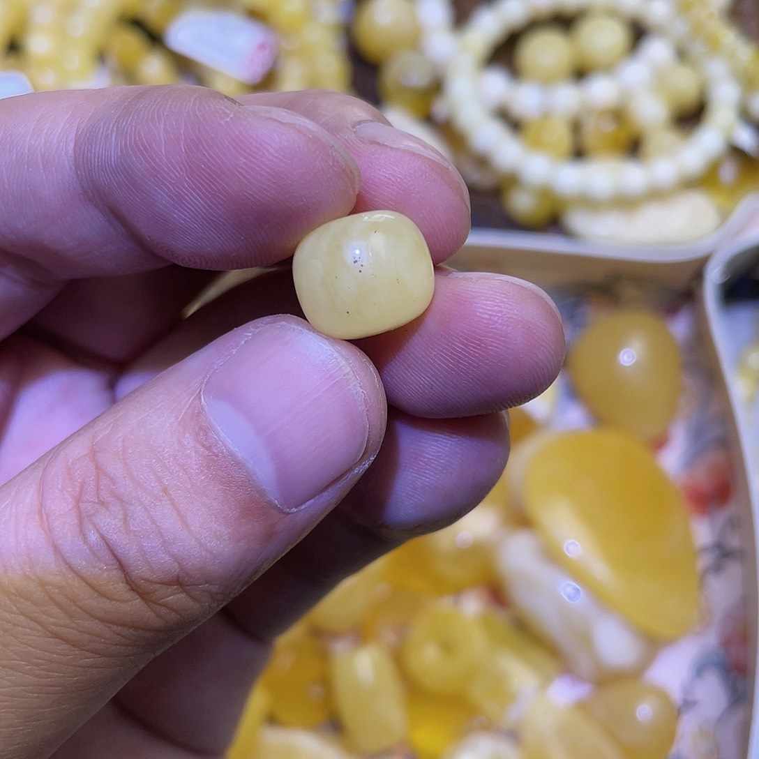 蜜蜡吊坠(不含链)未镶嵌12m瑕疵