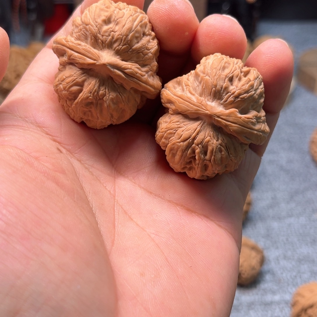 文玩核桃把件元宝有修