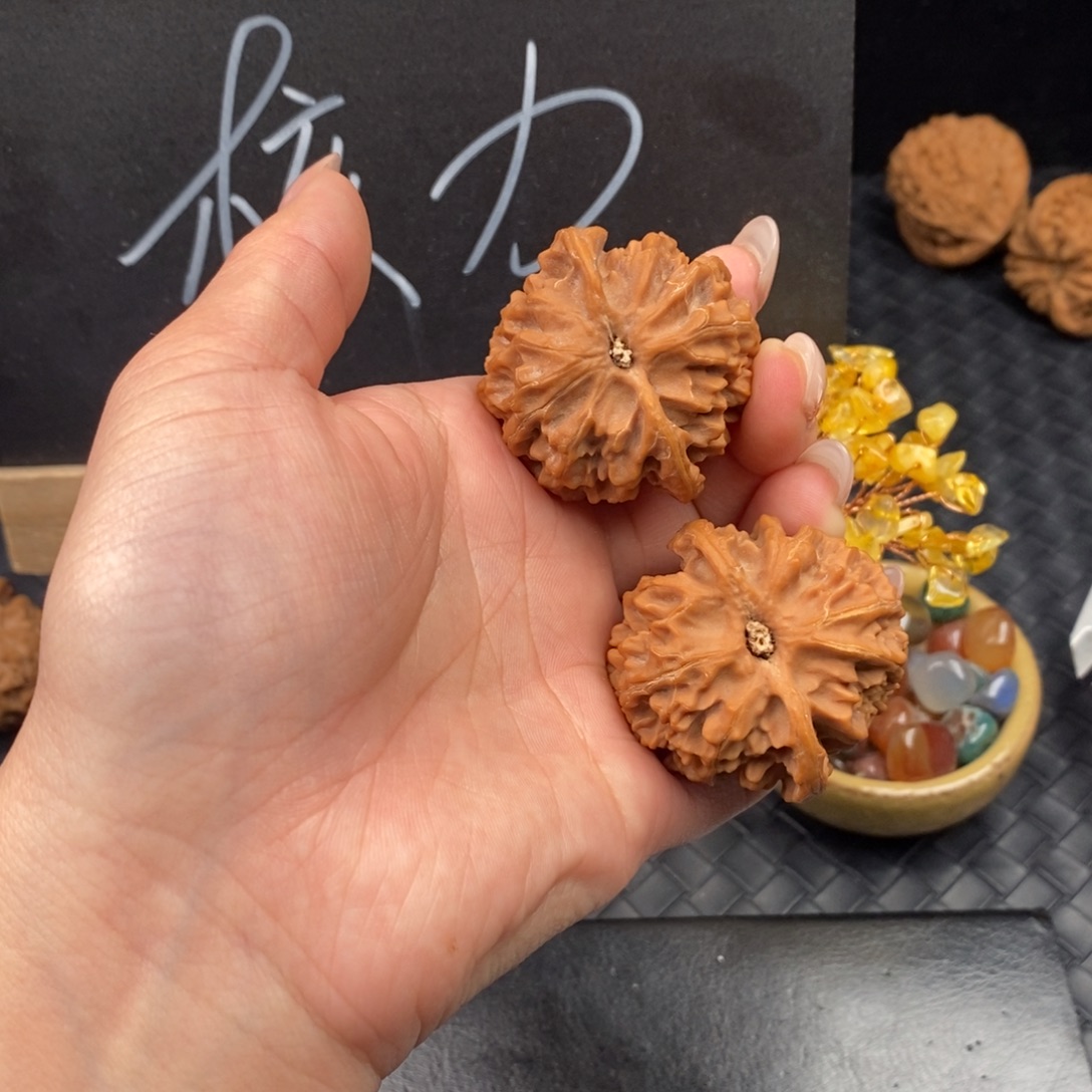 文玩核桃把件苹果园