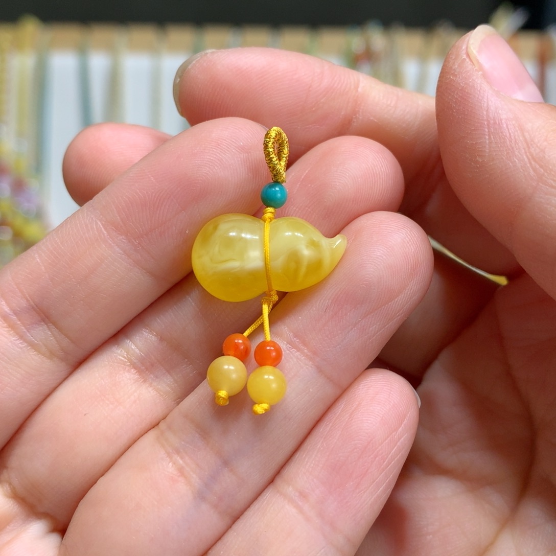 蜜蜡裸石未镶嵌配饰