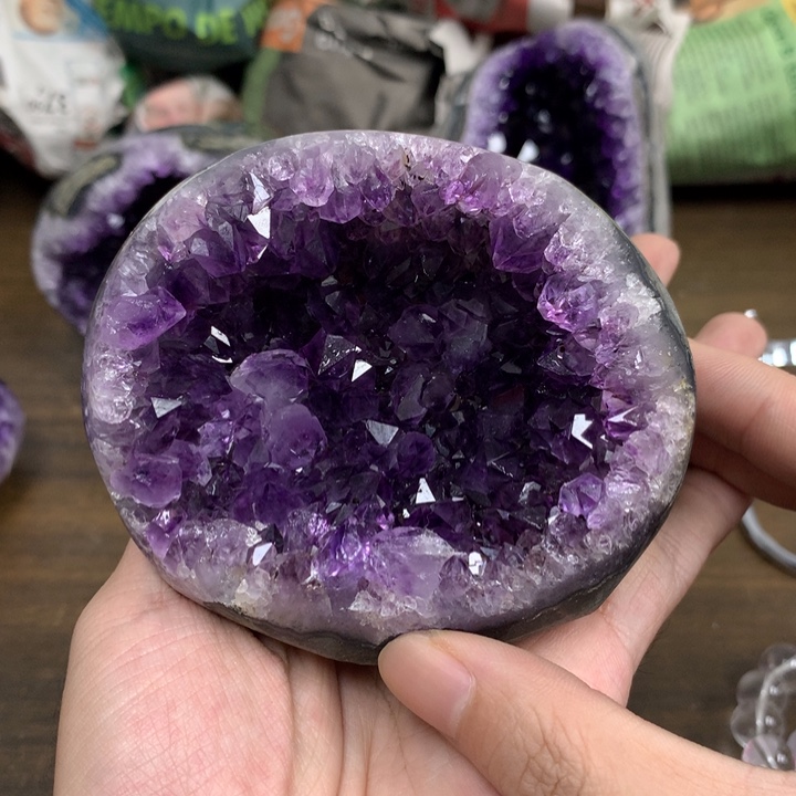 未镶嵌水晶大型摆件（非配饰）