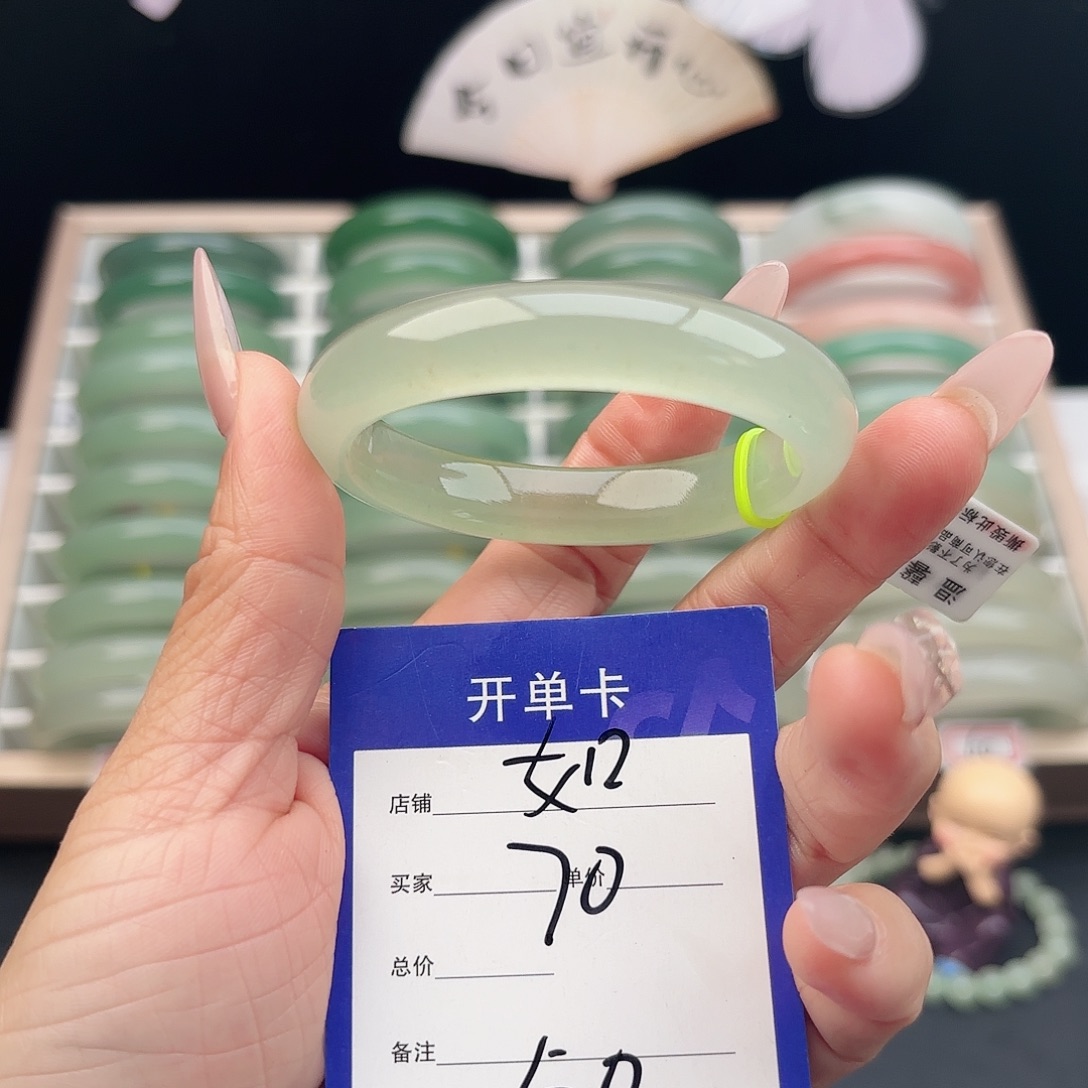 石英质玉未镶嵌手镯