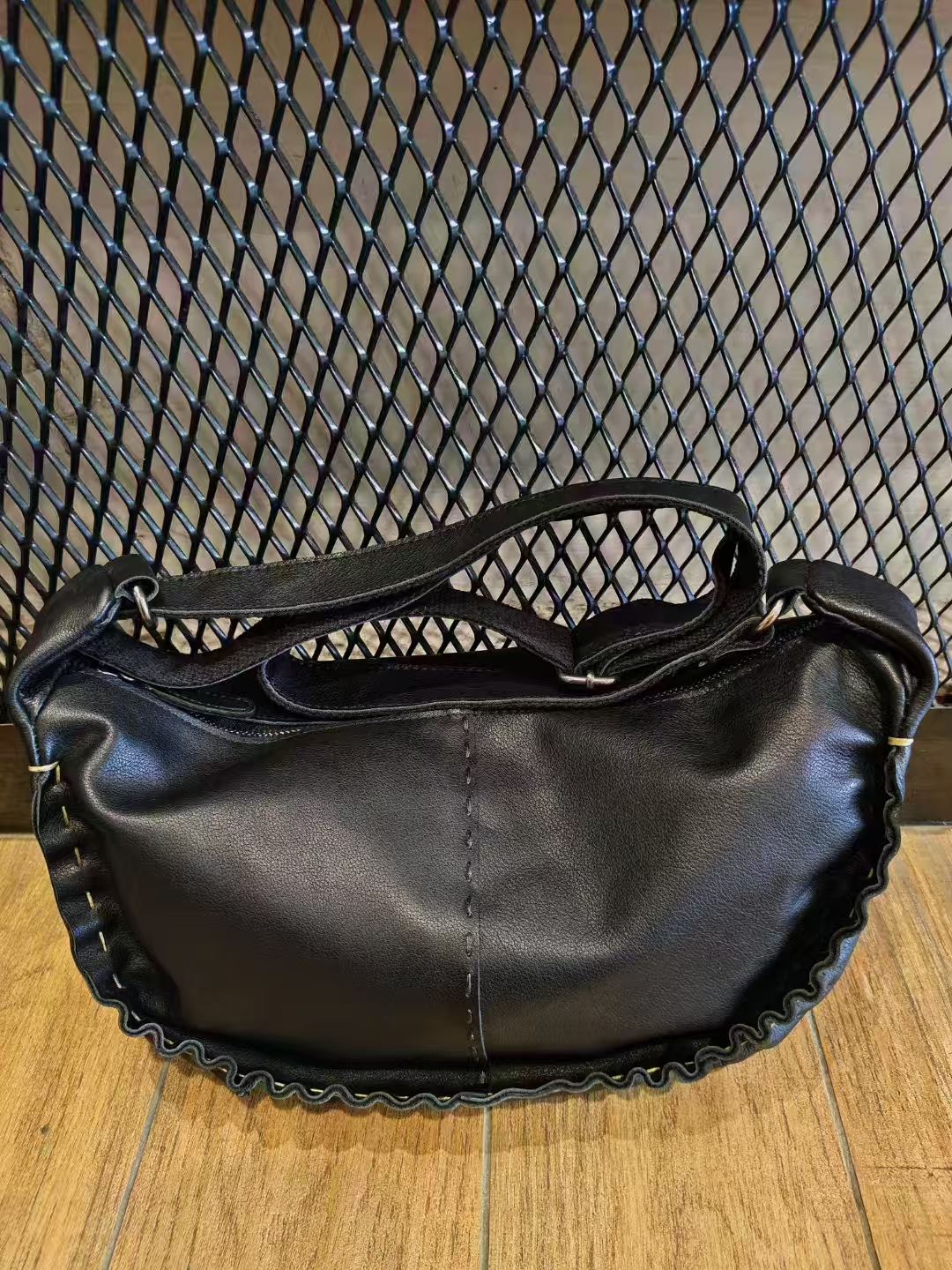 901-930轻奢复古机车包黑色单肩包一体式耐脏百搭单肩拉链腋下