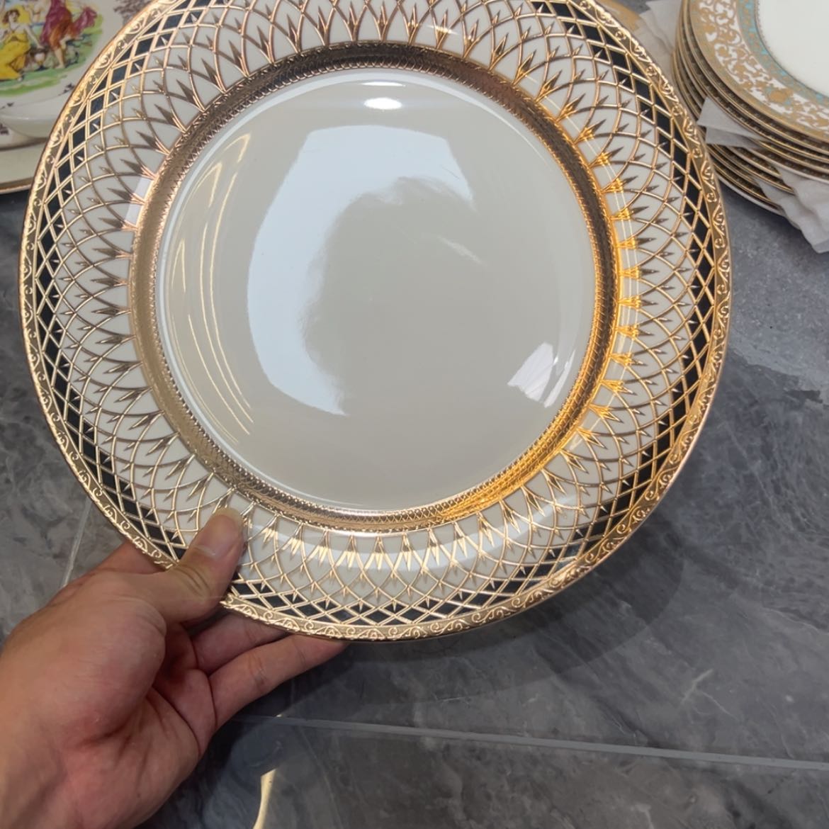 【闪购商品】瓷片傲**菊10.5寸平盘一个一单微瑕