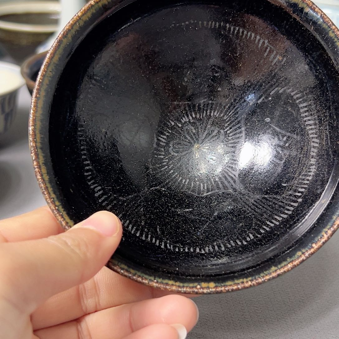 杯子黑釉的一个小盏