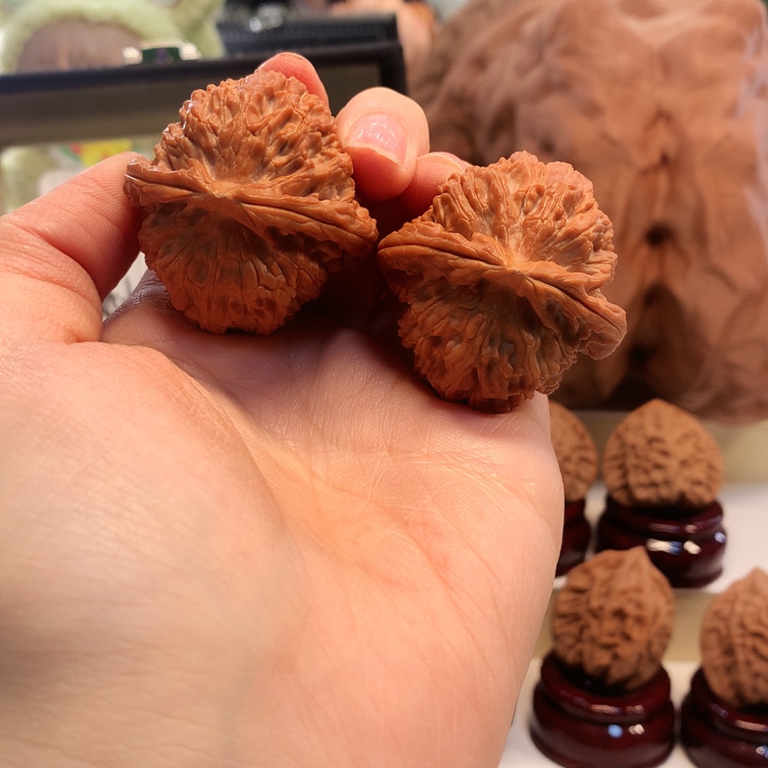 和***通吊坠桃核41尺三角白